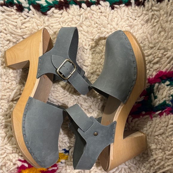 Bryr Shoes - Bryr Clogs Emma in Agave